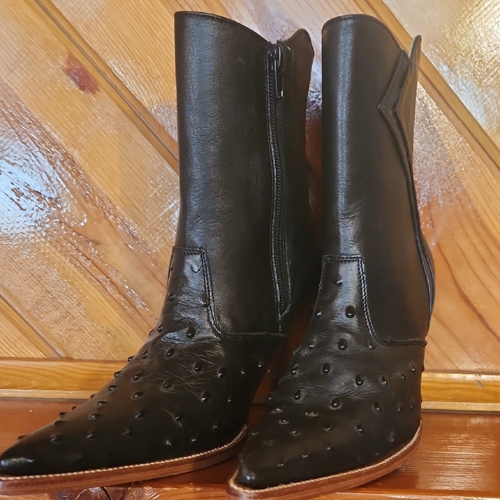 Black Textured Leather Heeled Boots Mid-Calf
